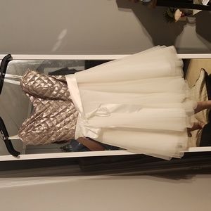 TeezeMe Size 11 Silver & White